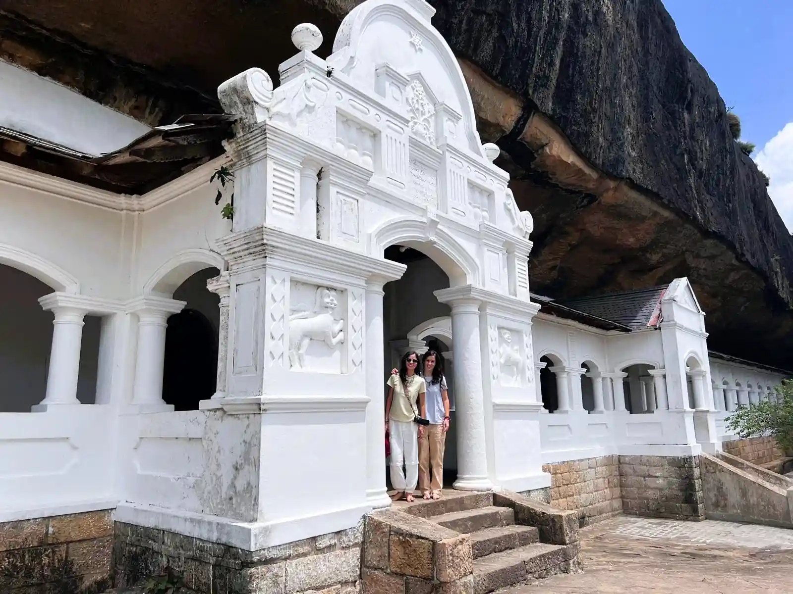 Dambulla Cave Temple: History, Fee & Travel Guide